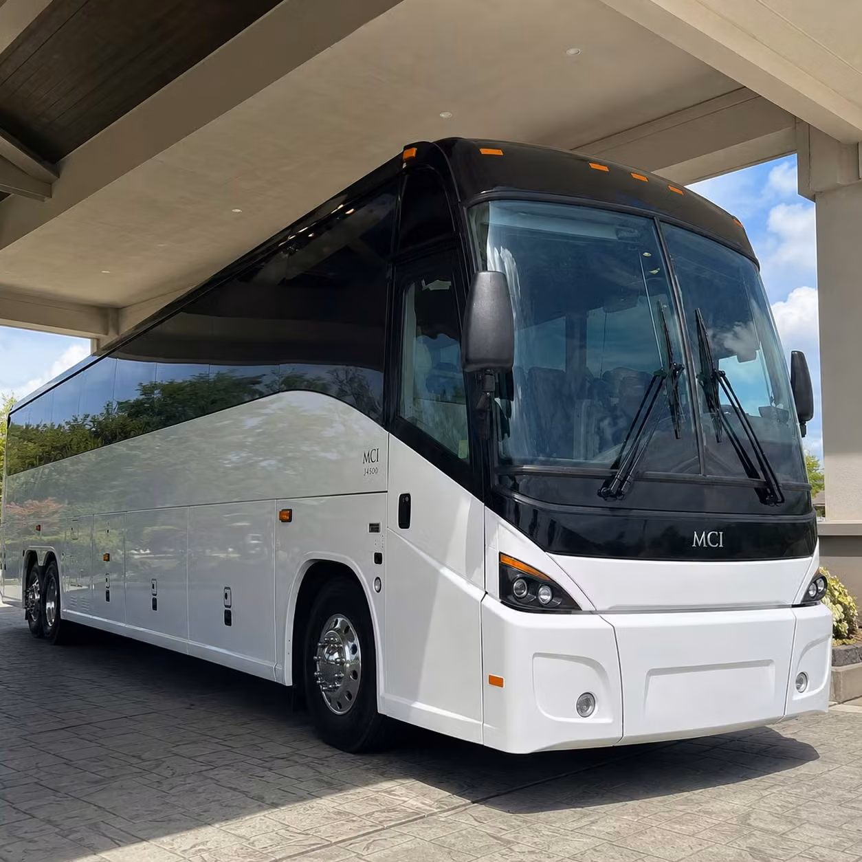 a reliable murfreesboro airport shuttle bus keeps every passenger comfortable