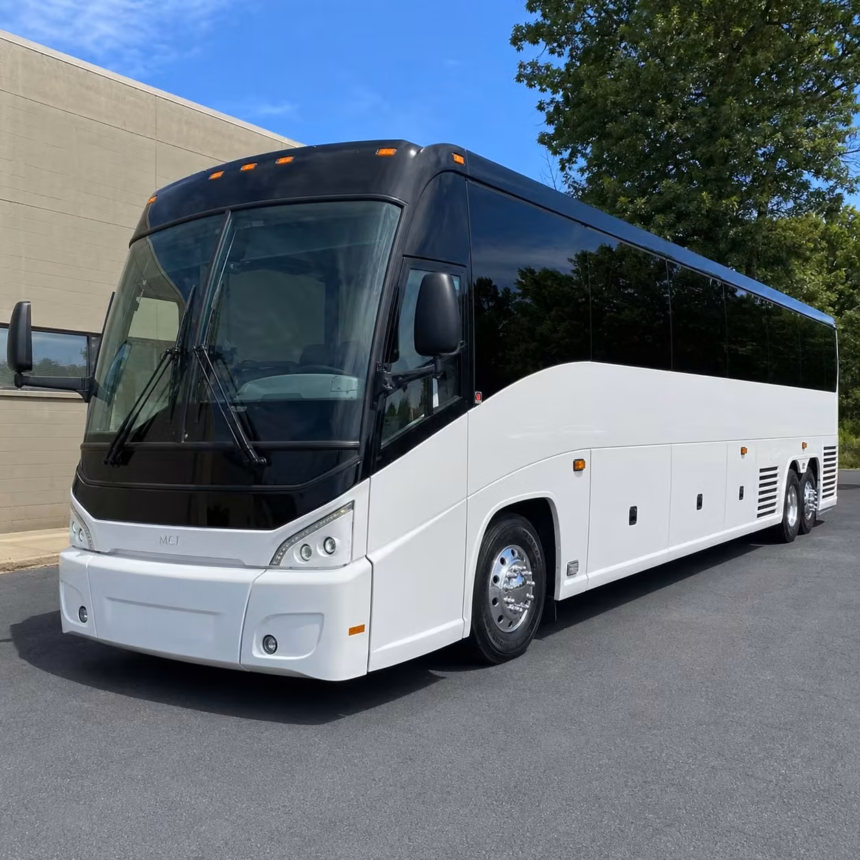 charterbusrentalmurfreesborotn com will help you move personnel between fort campbell and murfreesboro efficiently