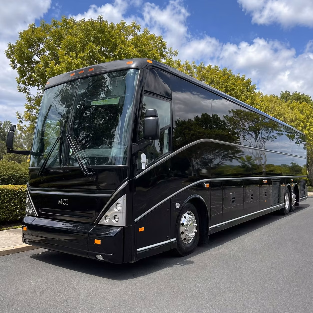 concert bus rentals to bridgestone arena and nashville venues from murfreesboro