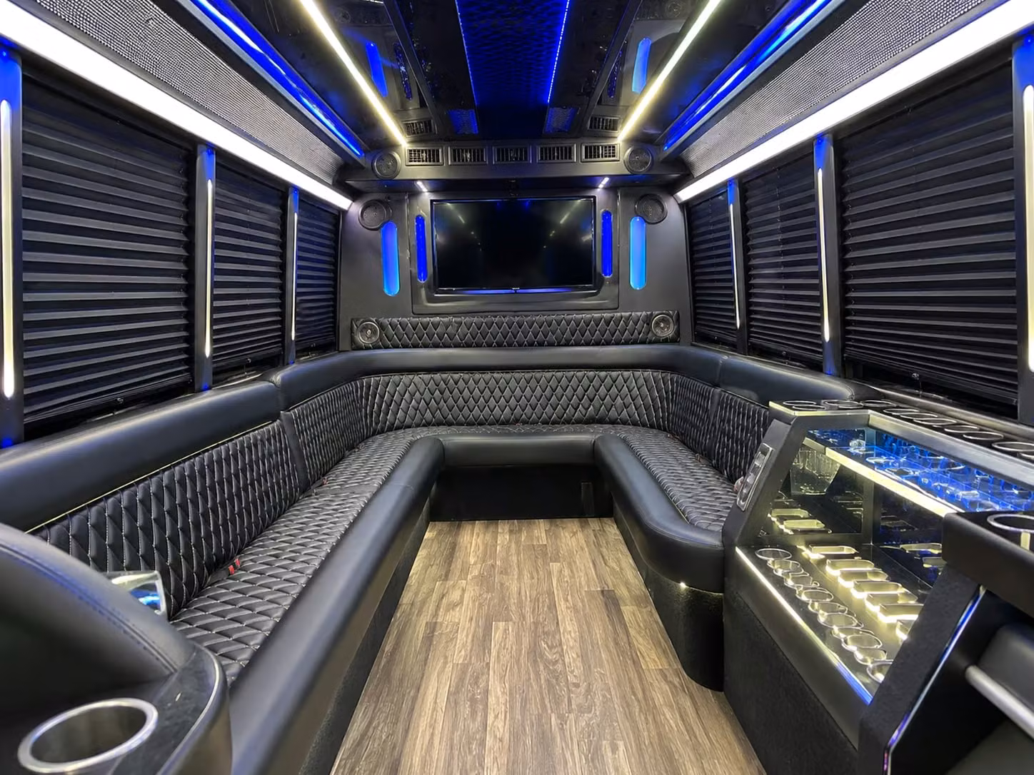 murfreesboro party buses with the amenities that make prom night unforgettable